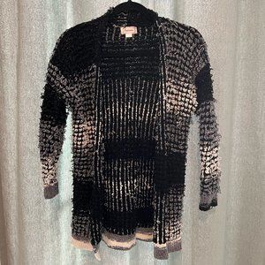 Dhakal Kamana Knitted Sweater Color/Black & White